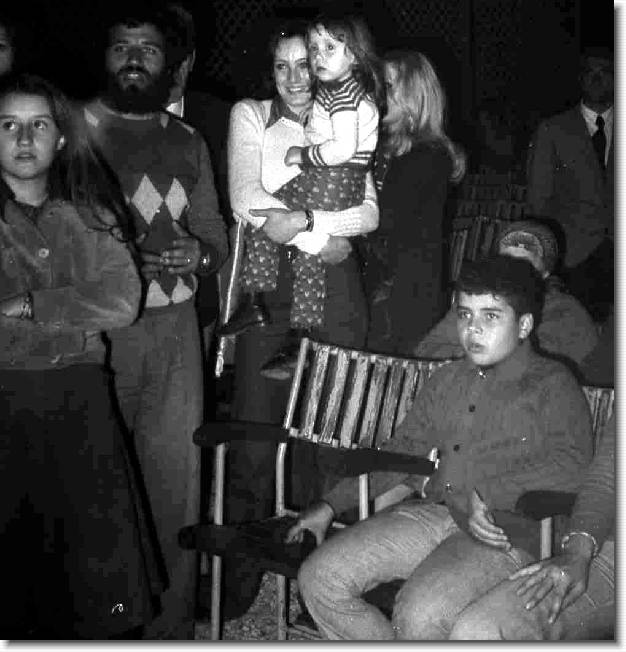 Clicca per scorrere le foto originali ingrandite