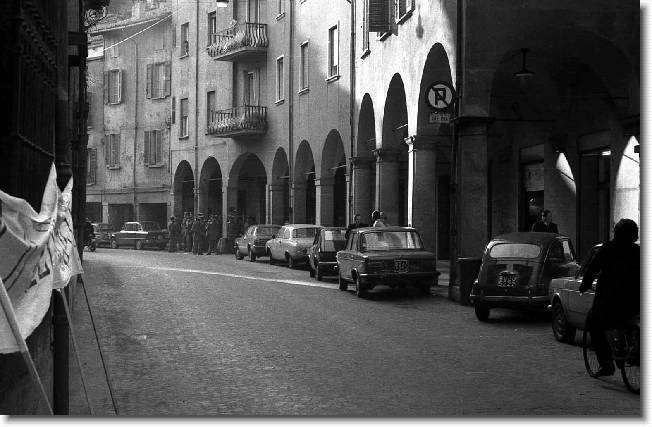 Clicca per scorrere le foto originali ingrandite