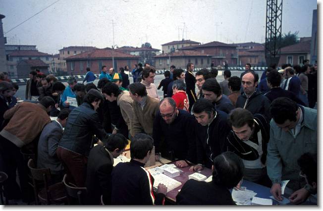 Clicca per scorrere le foto originali ingrandite