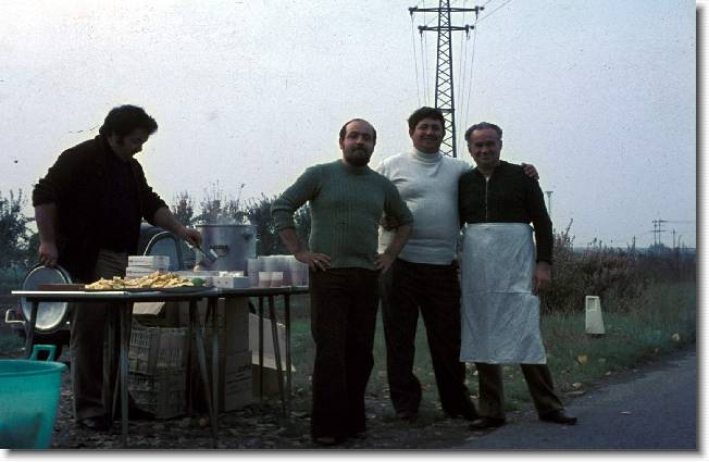 Clicca per scorrere le foto originali ingrandite
