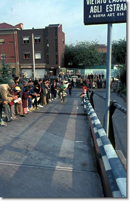 Clicca per scorrere le foto originali ingrandite