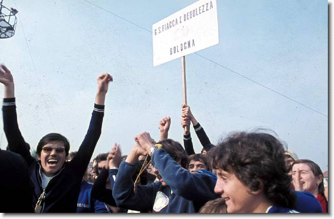 Clicca per scorrere le foto originali ingrandite