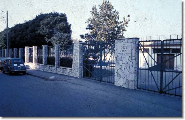 Clicca per scorrere le foto originali ingrandite