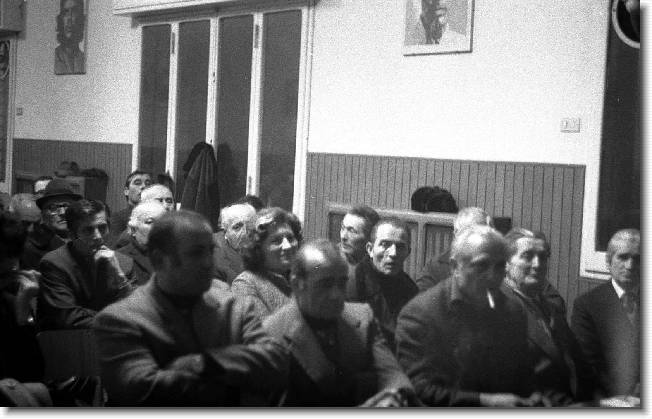 Clicca per scorrere le foto originali ingrandite