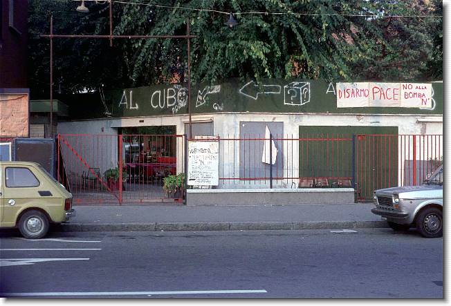 Clicca per scorrere le foto originali ingrandite