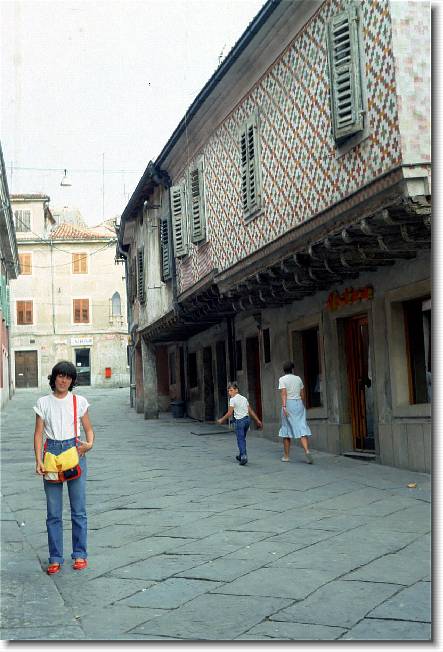 Clicca per scorrere le foto originali ingrandite