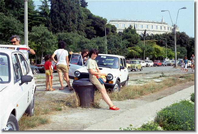 Clicca per scorrere le foto originali ingrandite