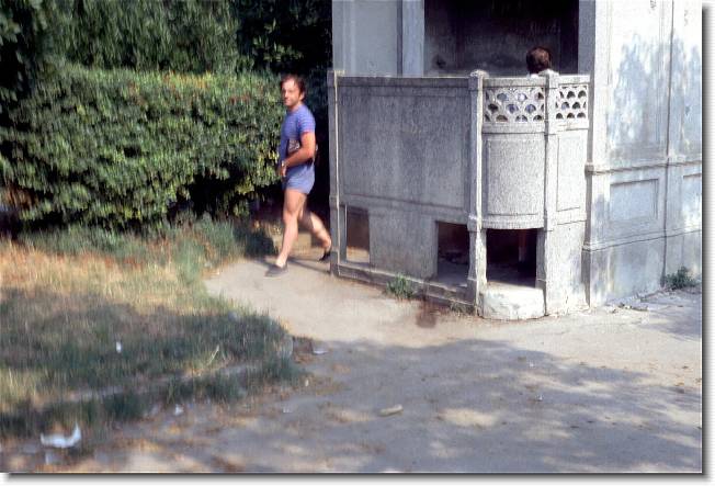 Clicca per scorrere le foto originali ingrandite