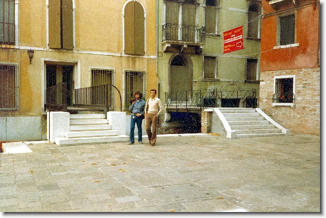 Clicca per scorrere le foto originali ingrandite