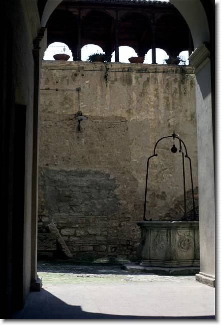 Clicca per scorrere le foto originali ingrandite