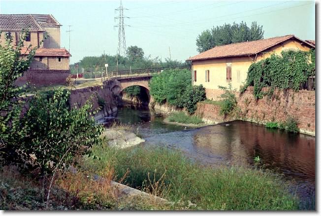 Clicca per scorrere le foto originali ingrandite