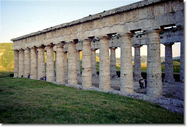 Clicca per scorrere le foto originali ingrandite