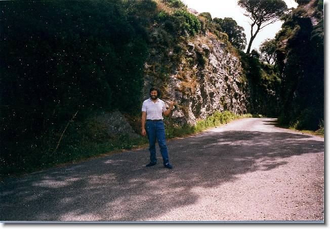 Clicca per scorrere le foto originali ingrandite