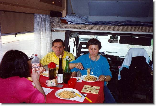 Clicca per scorrere le foto originali ingrandite