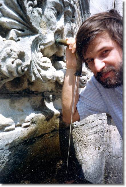 Clicca per scorrere le foto originali ingrandite