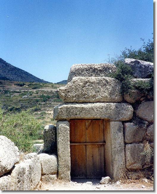 Clicca per scorrere le foto originali ingrandite