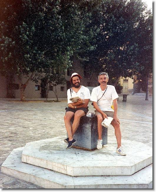 Clicca per scorrere le foto originali ingrandite