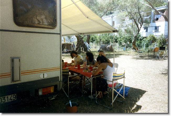 Clicca per scorrere le foto originali ingrandite