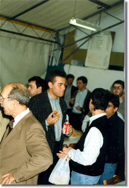 Clicca per scorrere le foto originali ingrandite
