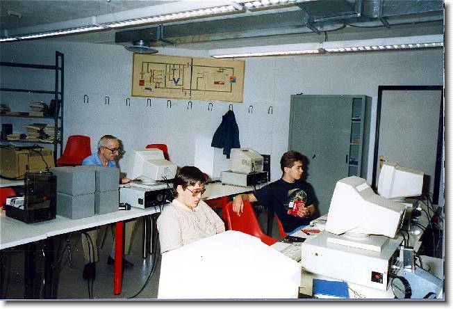 Clicca per scorrere le foto originali ingrandite