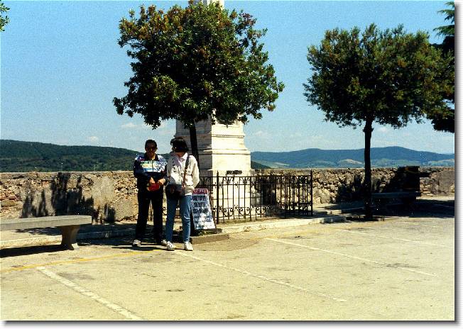 Clicca per scorrere le foto originali ingrandite