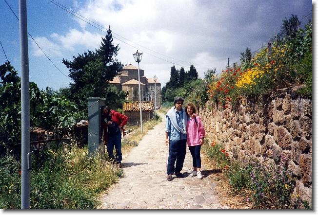 Clicca per scorrere le foto originali ingrandite