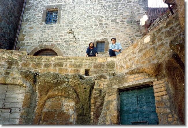 Clicca per scorrere le foto originali ingrandite