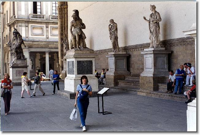 Clicca per scorrere le foto originali ingrandite