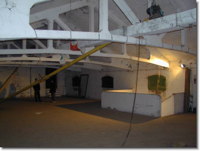 Clicca per scorrere le foto originali ingrandite
