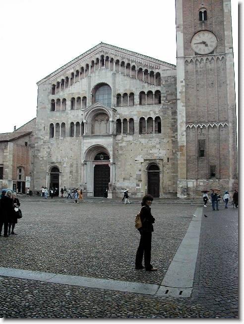 Clicca per scorrere le foto originali ingrandite