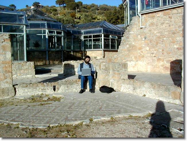 Clicca per scorrere le foto originali ingrandite