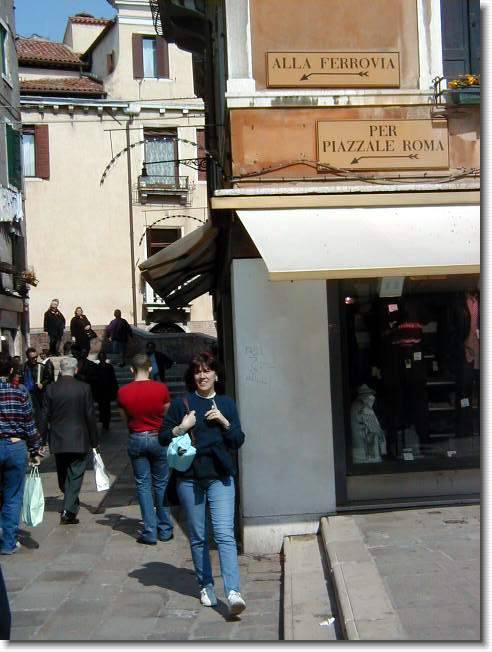 Clicca per scorrere le foto originali ingrandite