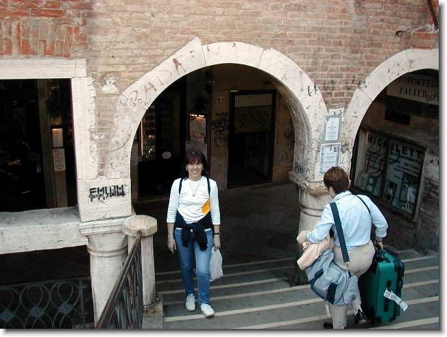 Clicca per scorrere le foto originali ingrandite