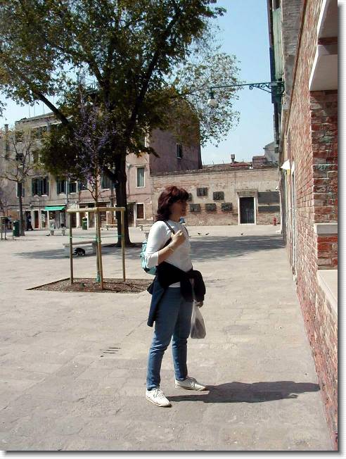 Clicca per scorrere le foto originali ingrandite