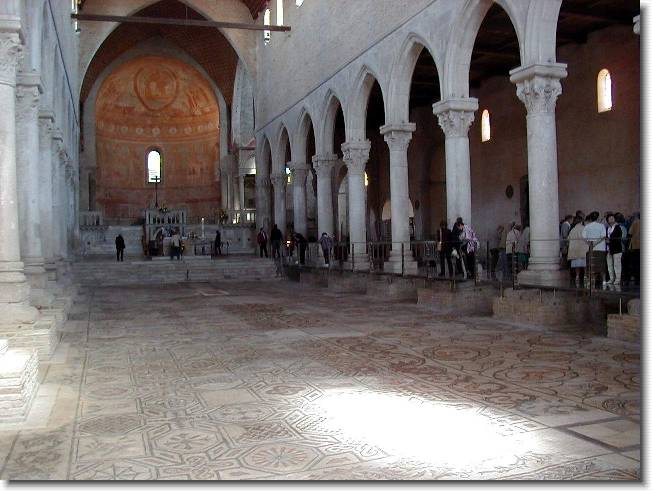 Clicca per scorrere le foto originali ingrandite