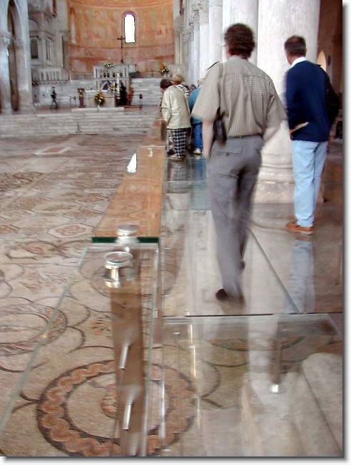 Clicca per scorrere le foto originali ingrandite