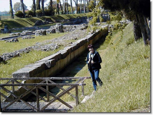 Clicca per scorrere le foto originali ingrandite