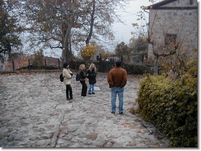 Clicca per scorrere le foto originali ingrandite