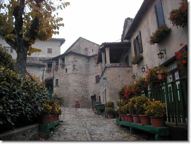 Clicca per scorrere le foto originali ingrandite