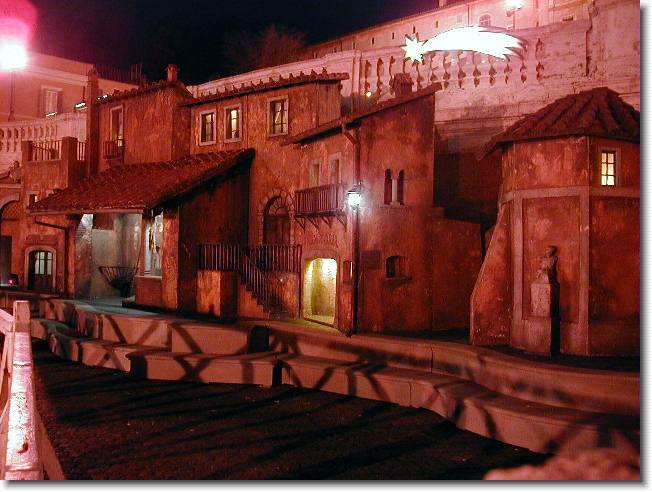 Clicca per scorrere le foto originali ingrandite