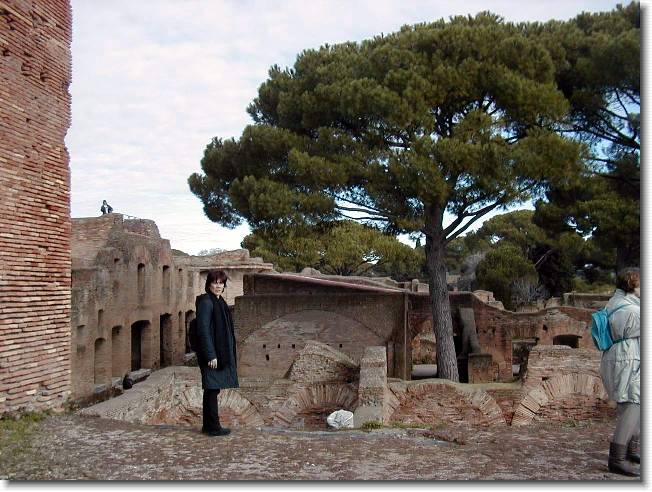 Clicca per scorrere le foto originali ingrandite