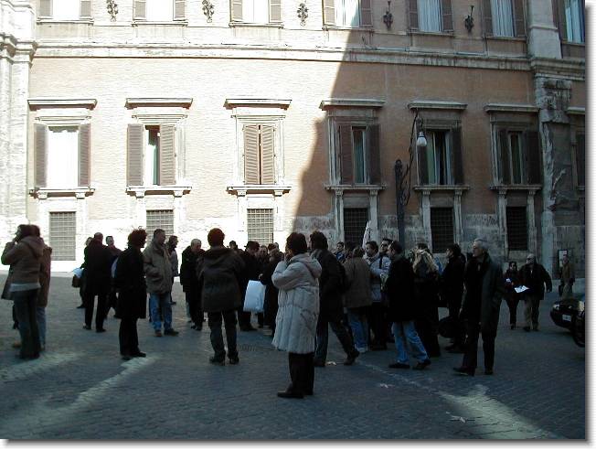 Clicca per scorrere le foto originali ingrandite