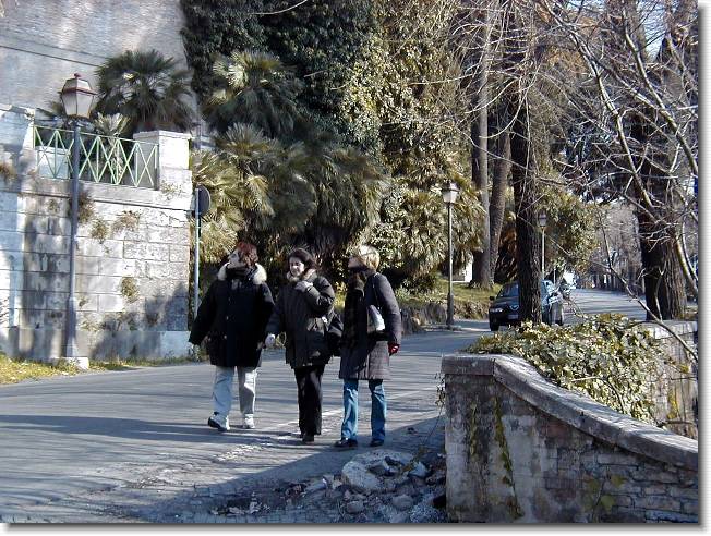 Clicca per scorrere le foto originali ingrandite