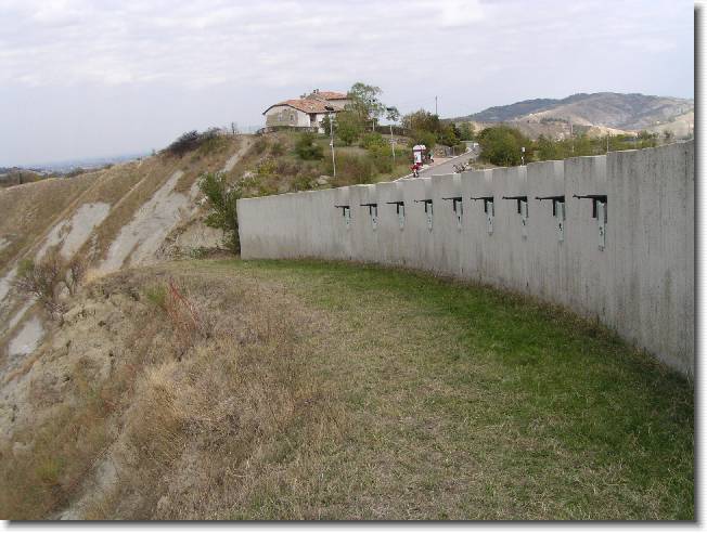 Clicca per scorrere le foto originali ingrandite