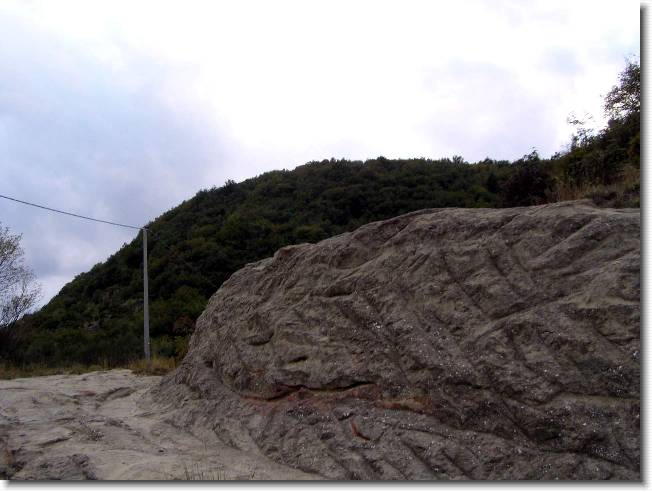 Clicca per scorrere le foto originali ingrandite
