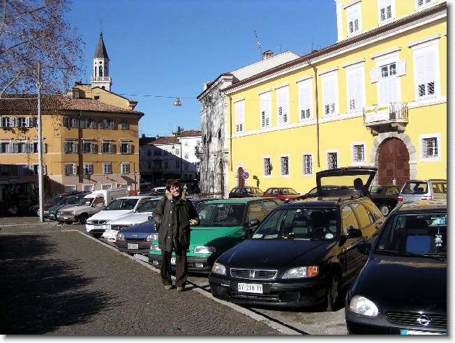 Clicca per scorrere le foto originali ingrandite