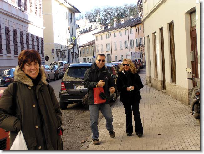 Clicca per scorrere le foto originali ingrandite