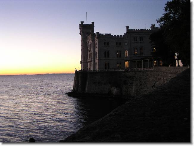 Clicca per scorrere le foto originali ingrandite