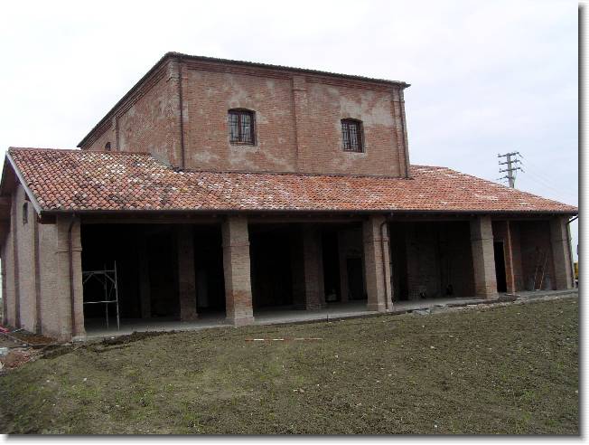 Clicca per scorrere le foto originali ingrandite