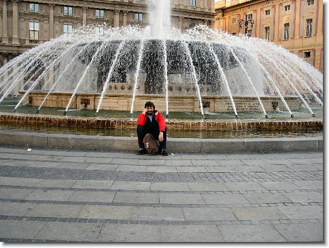 Clicca per scorrere le foto originali ingrandite
